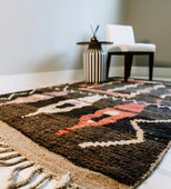 Love At First Vintage Moroccan Rug 5'x8' (Wool)