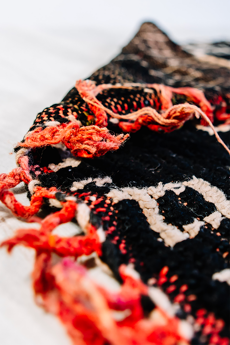 Sliding Doors Vintage Moroccan Rug 5'11